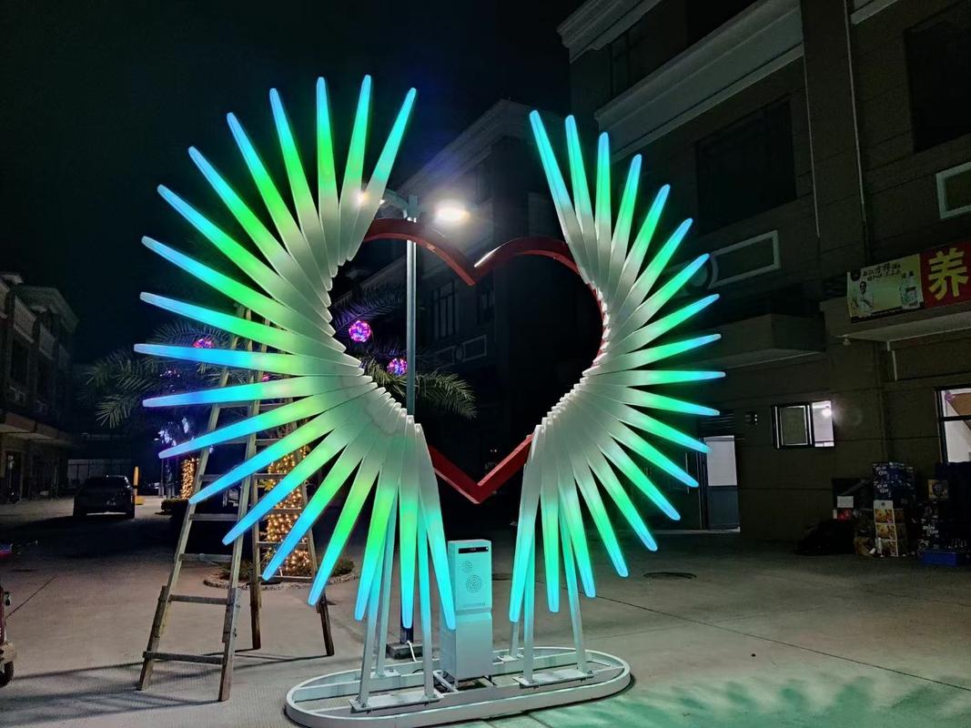 利用道具的特色造型