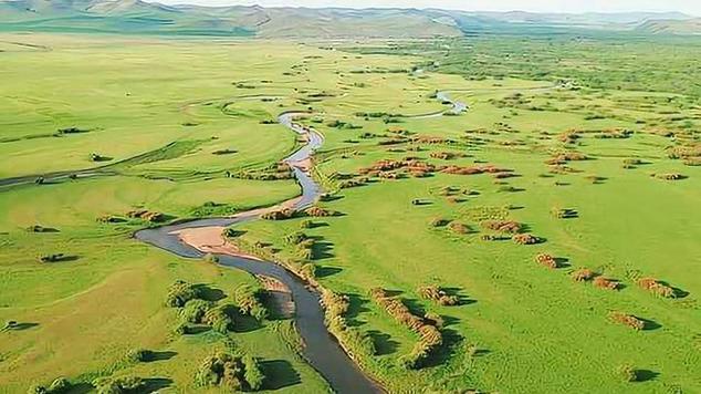 草原拍照前景设置，什么角度拍出来好看?