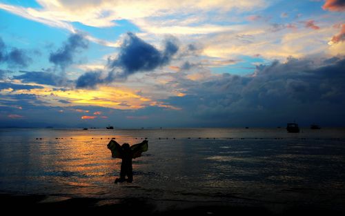 海滩拍照人物活动，角度怎么构图
