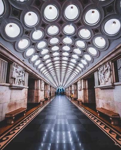 地标建筑独特视角拍摄技巧，构图元素