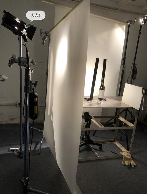 纯色背景怎么打灯？手电筒可以吗